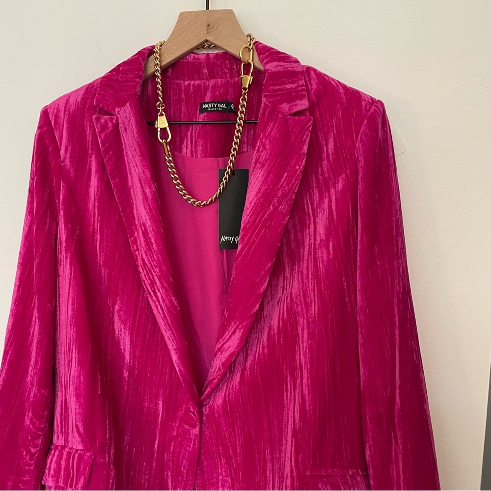 NWT Nasty Gal: Pink Velvet Blazer - Size 10/ M-L
